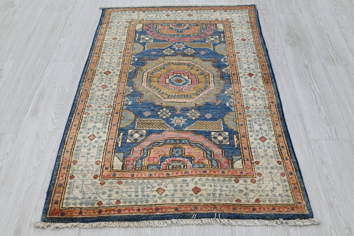 blue Accent rug 2' 9" x 4' 4"