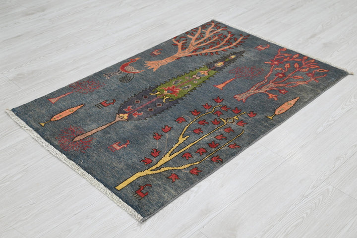 blue Accent rug 2' 9" x 4' 0"
