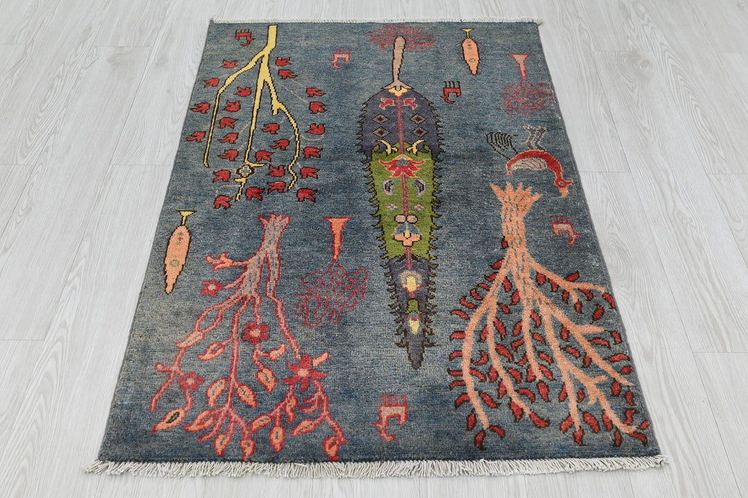 blue Accent rug 2' 9" x 4' 0"