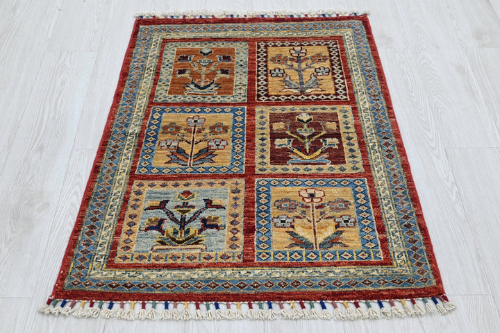 red Accent rug 2' 6" x 3' 7"