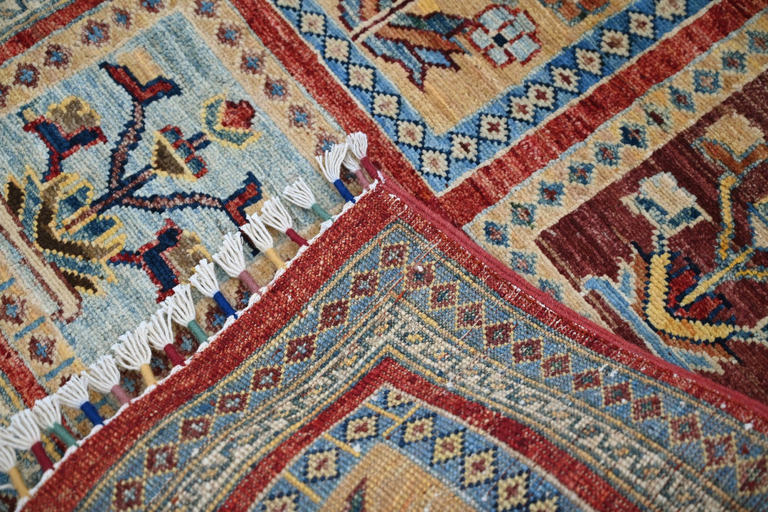 red Accent rug 2' 6" x 3' 7"