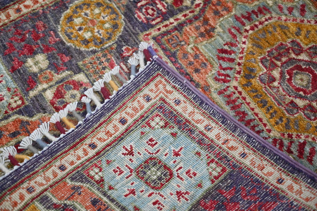 purple Accent rug 2' 9" x 4' 0"