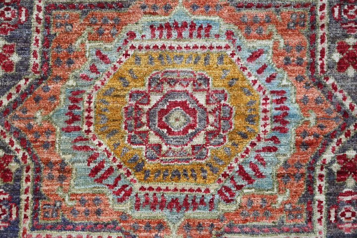 purple Accent rug 2' 9" x 4' 0"