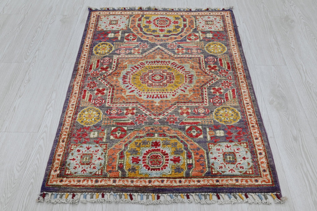 purple Accent rug 2' 9" x 4' 0"