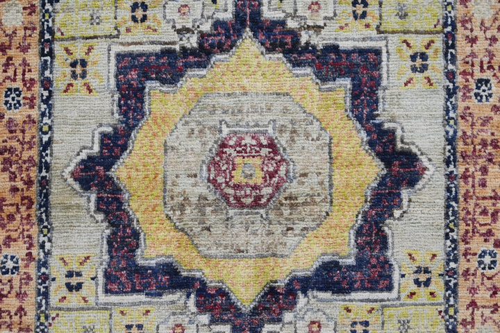 orange Accent rug 2' 7" x 4' 2"