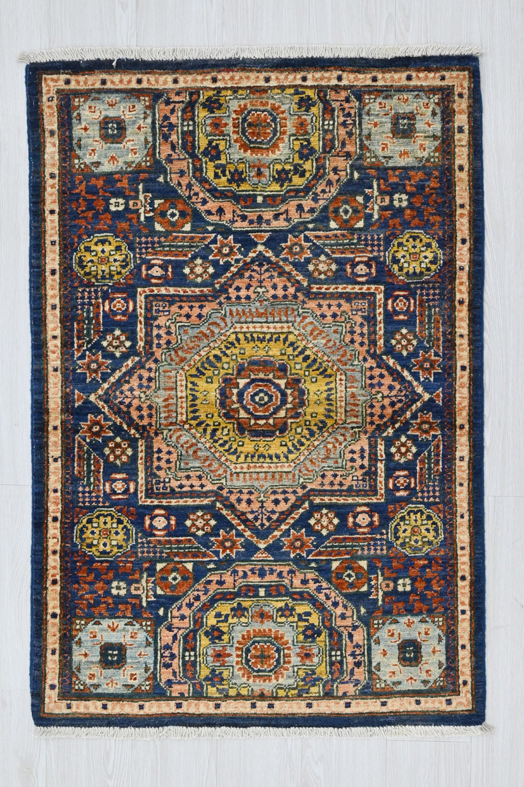 blue Accent rug 2' 7" x 4' 5"