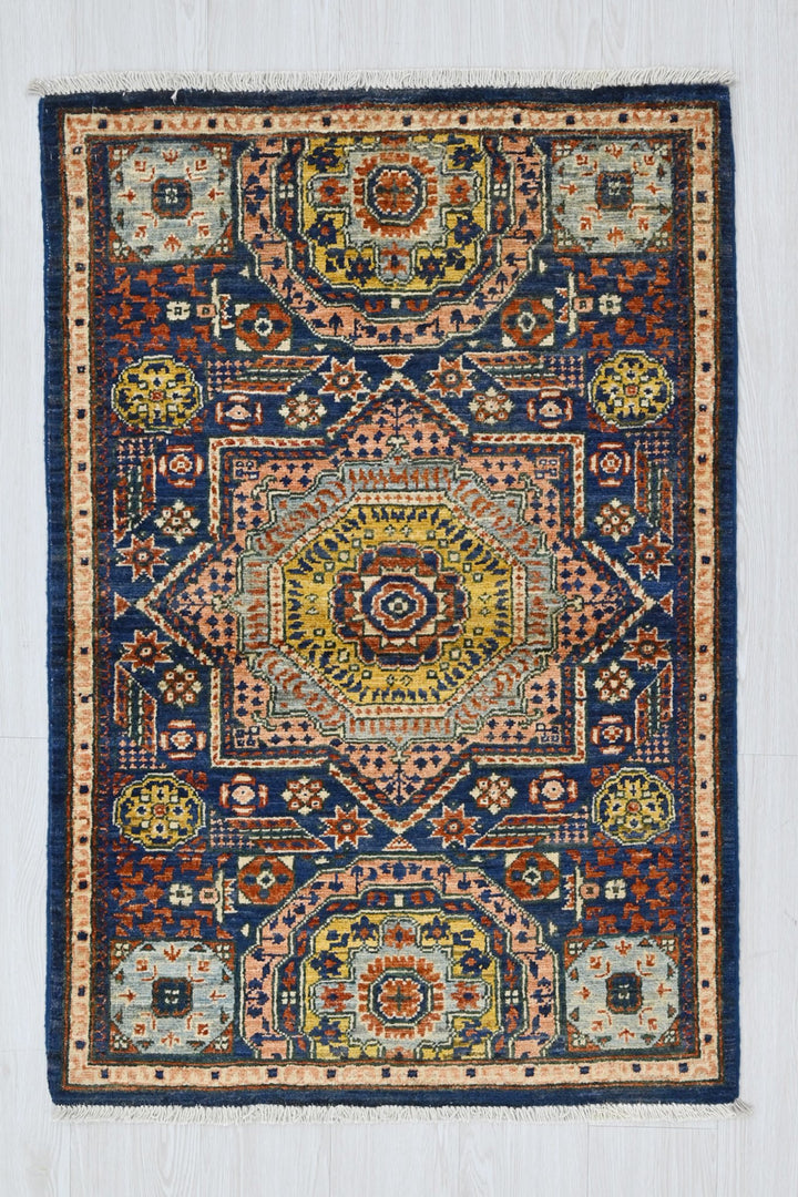 blue Accent rug 2' 7" x 4' 5"