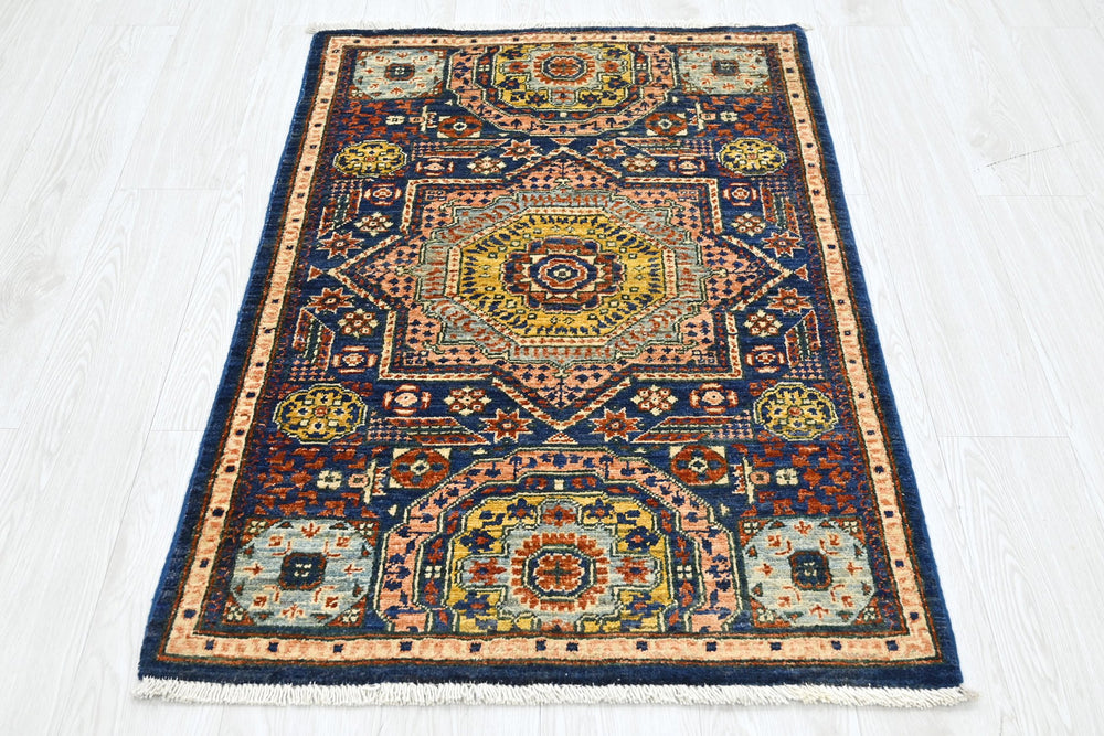 blue Accent rug 2' 7" x 4' 5"