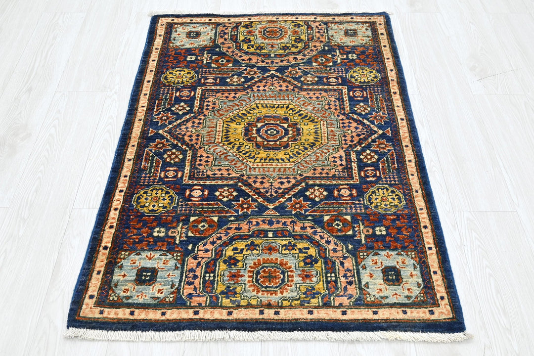 blue Accent rug 2' 7" x 4' 5"
