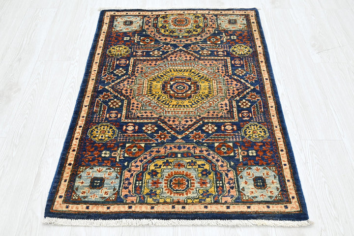blue Accent rug 2' 7" x 4' 5"