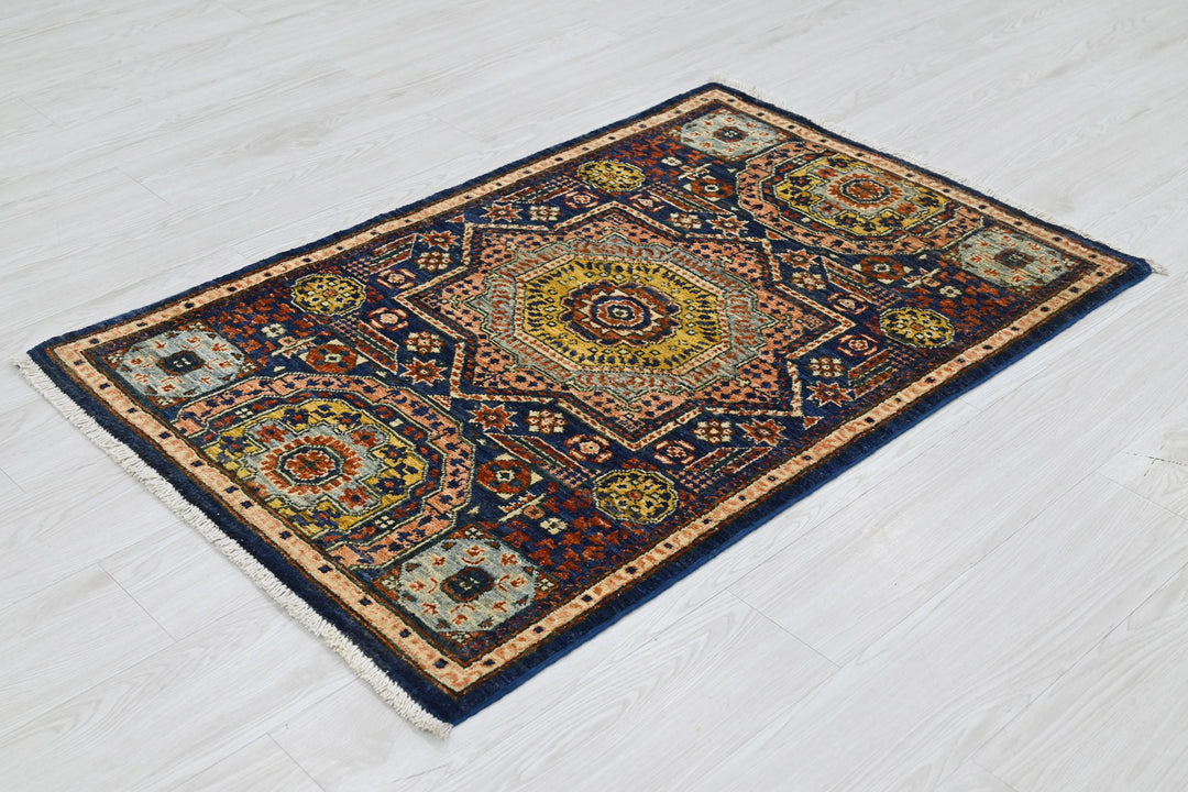 blue Accent rug 2' 7" x 4' 5"