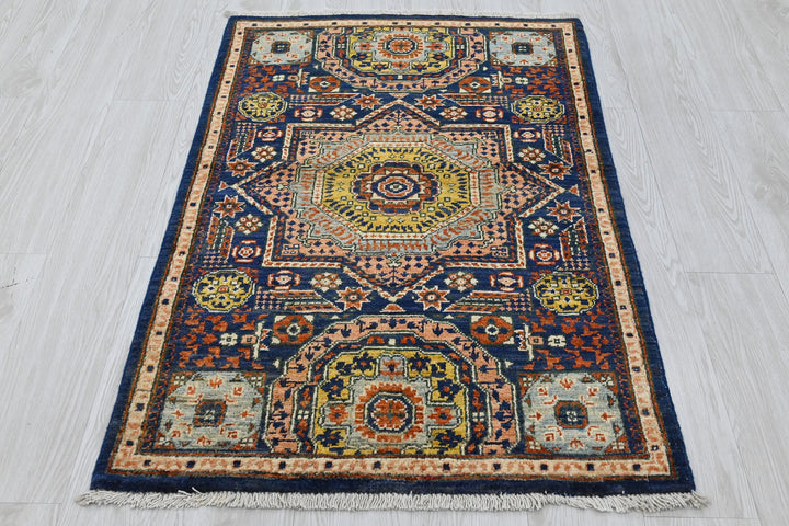 blue Accent rug 2' 7" x 4' 5"