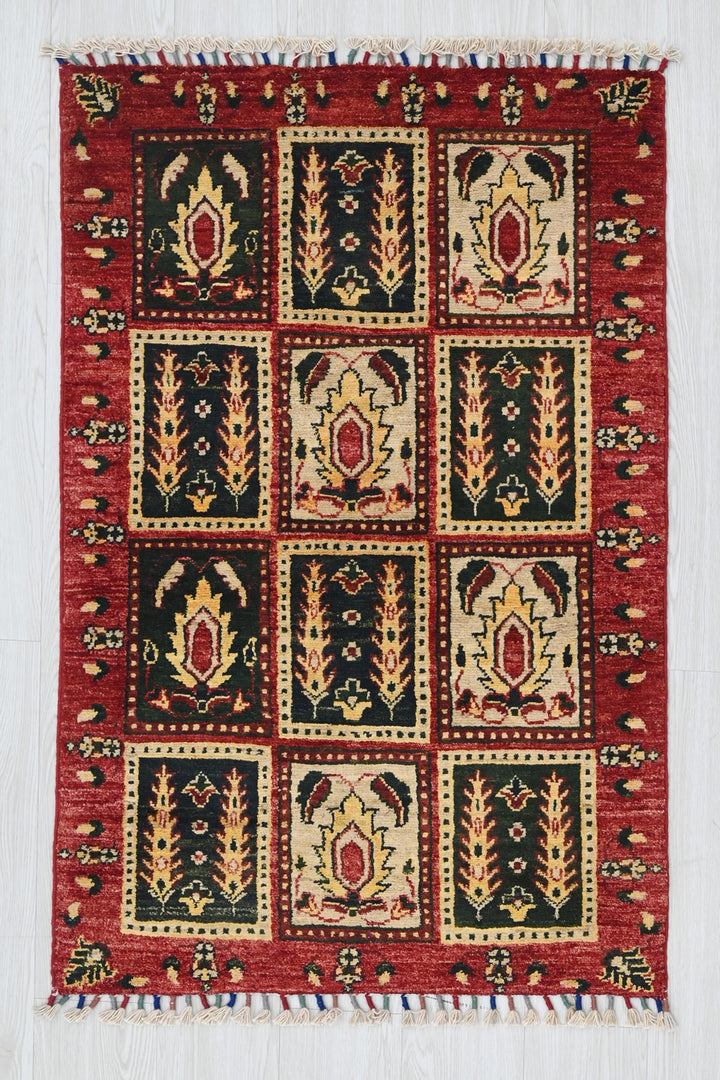 red Accent rug 2' 7" x 3' 10"