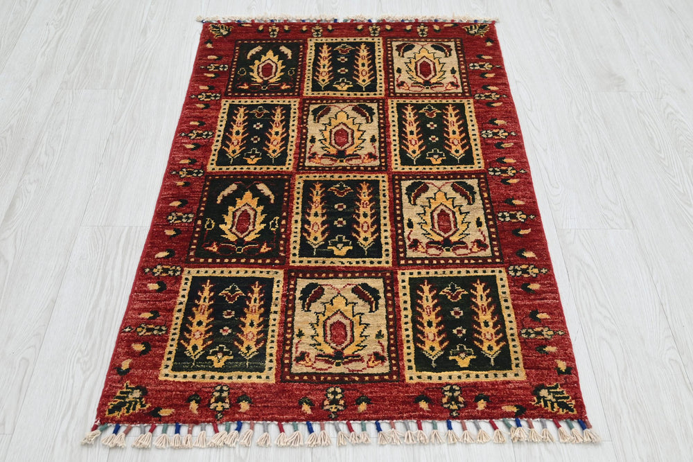red Accent rug 2' 7" x 3' 10"