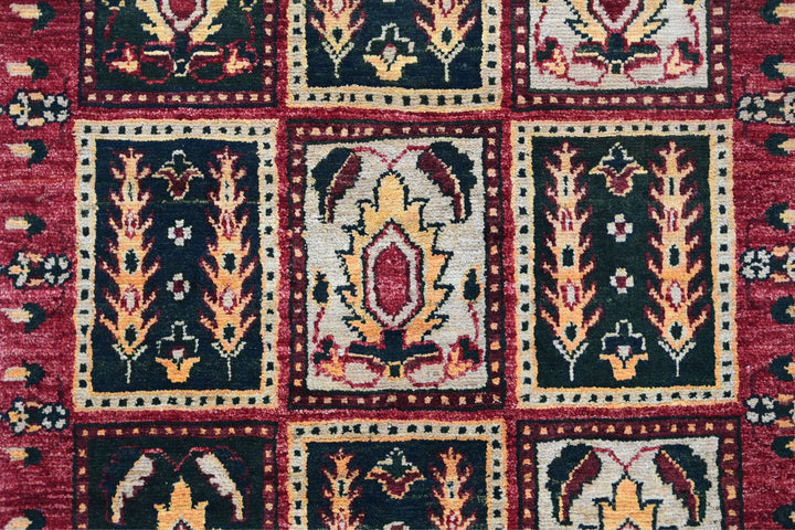 red Accent rug 2' 7" x 3' 10"