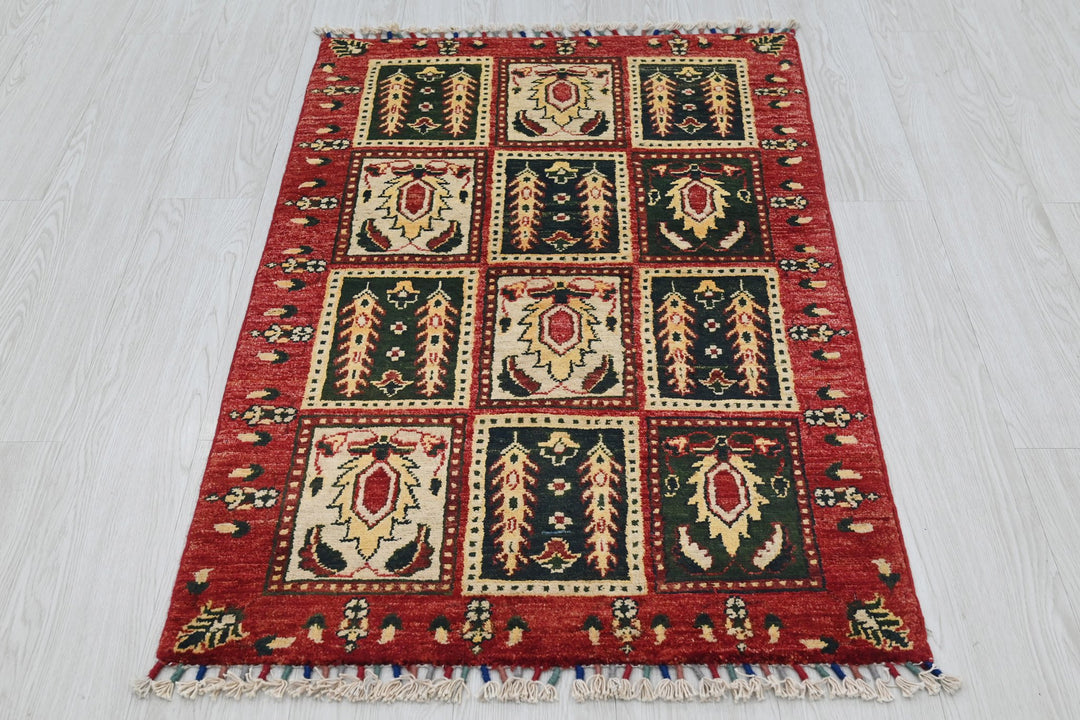 red Accent rug 2' 7" x 3' 10"