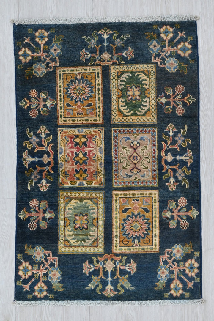 blue Accent rug 2' 6" x 4' 0"