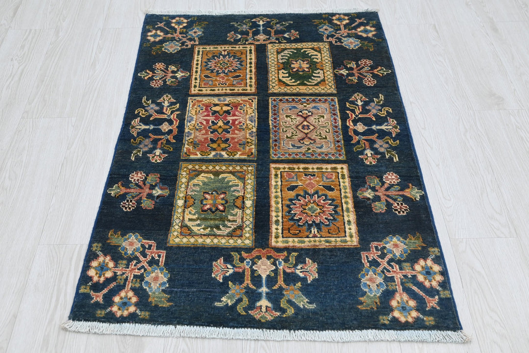 blue Accent rug 2' 6" x 4' 0"