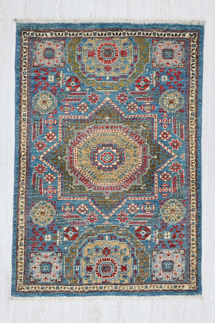 blue Accent rug 2' 9" x 4' 2"