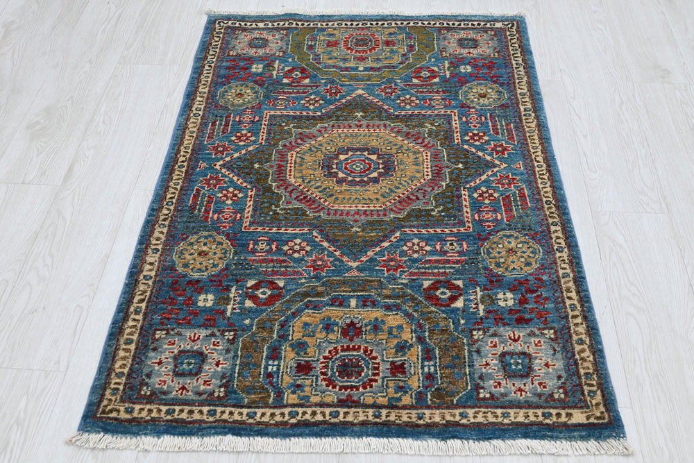 blue Accent rug 2' 9" x 4' 2"