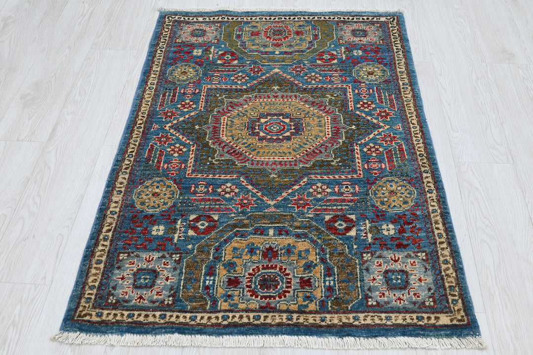 blue Accent rug 2' 9" x 4' 2"