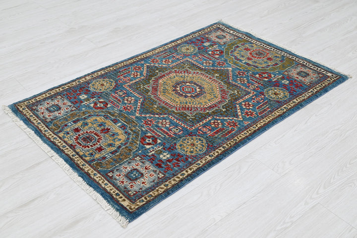 blue Accent rug 2' 9" x 4' 2"