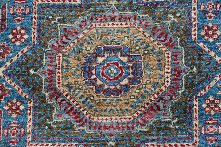 blue Accent rug 2' 9" x 4' 2"