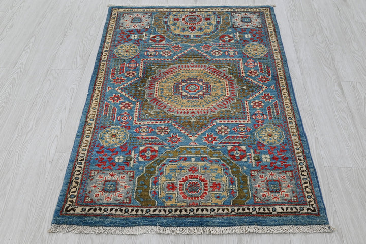 blue Accent rug 2' 9" x 4' 2"