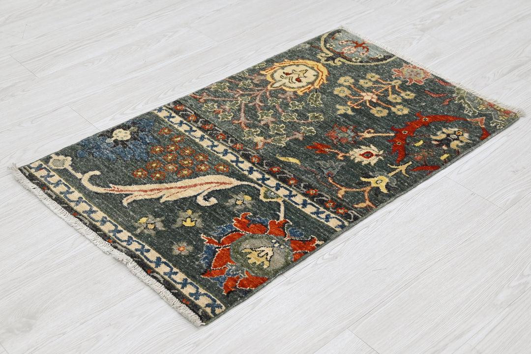 green Mini rug 1' 11" x 3' 1"