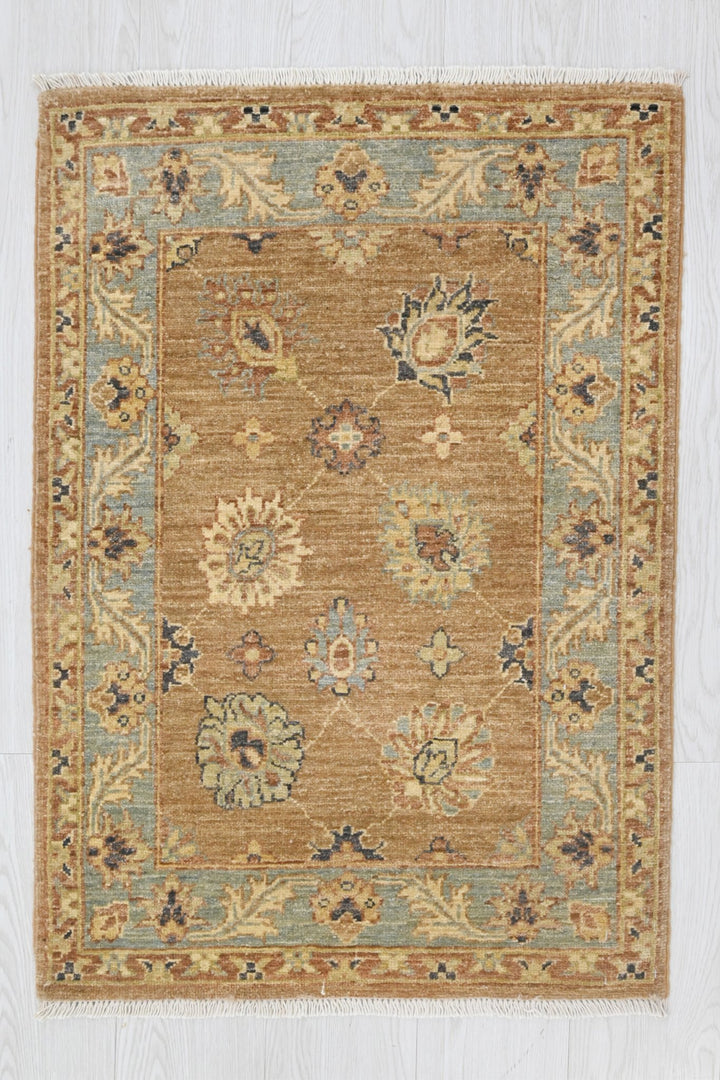 brown Accent rug 2' 1" x 3' 2"