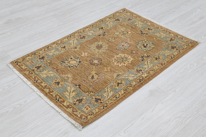 brown Accent rug 2' 1" x 3' 2"