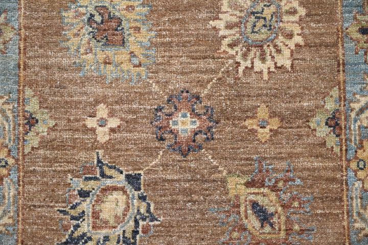 brown Accent rug 2' 1" x 3' 2"