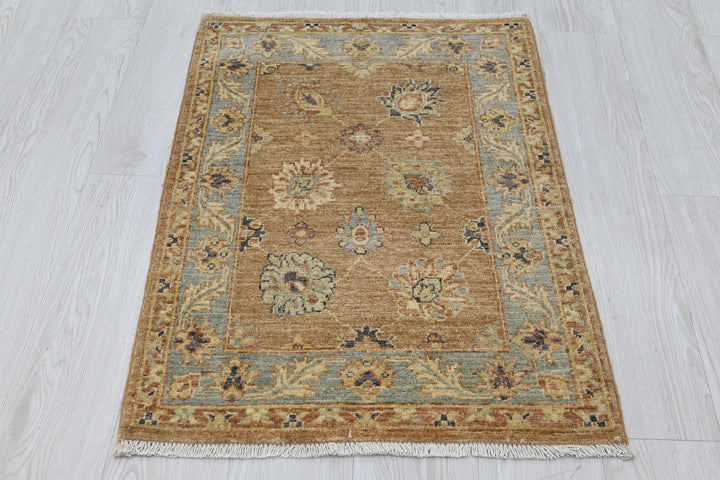 brown Accent rug 2' 1" x 3' 2"