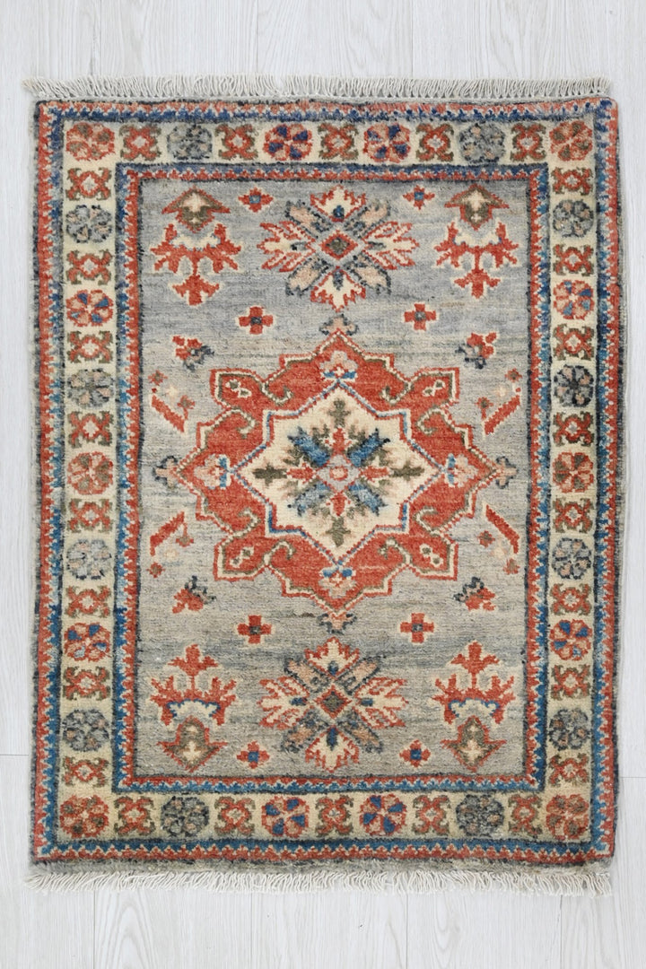 gray Mini rug 1' 11" x 2' 6"