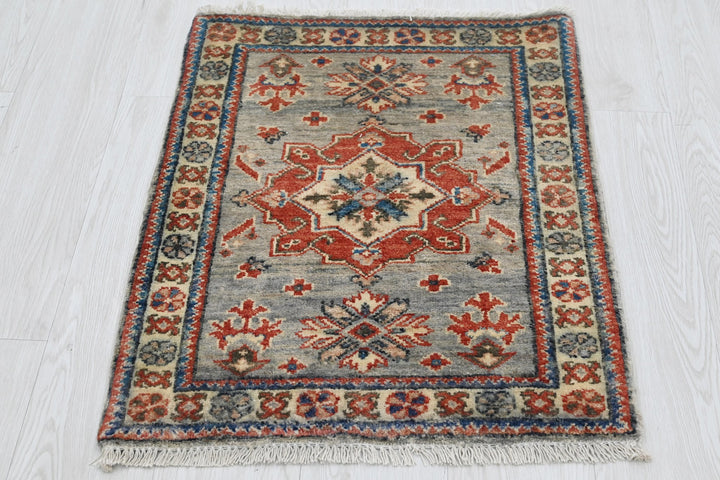 gray Mini rug 1' 11" x 2' 6"