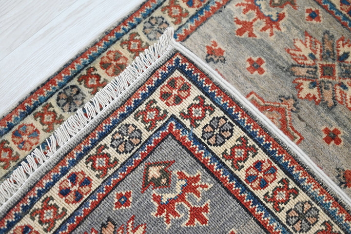 gray Mini rug 1' 11" x 2' 6"