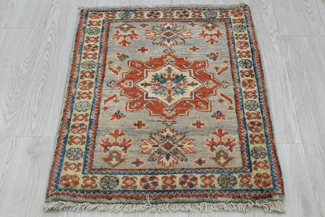 gray Mini rug 1' 11" x 2' 6"
