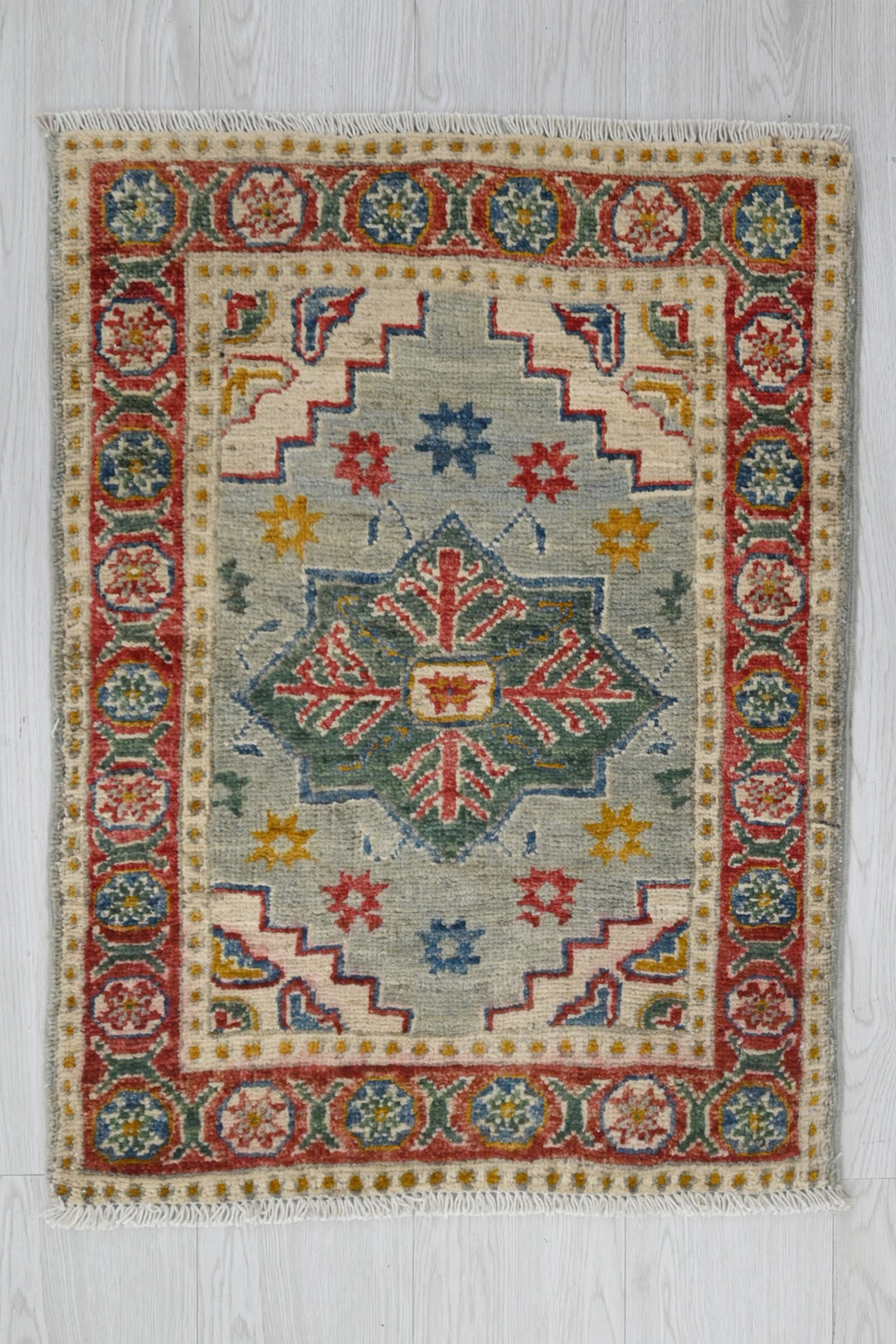 gray Mini rug 1' 10" x 2' 7"