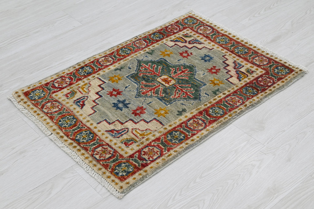 gray Mini rug 1' 10" x 2' 7"