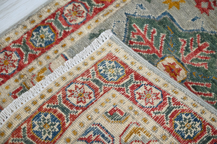 gray Mini rug 1' 10" x 2' 7"