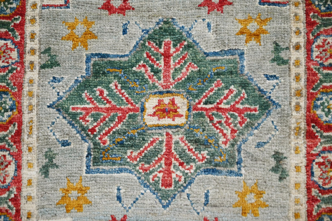 gray Mini rug 1' 10" x 2' 7"