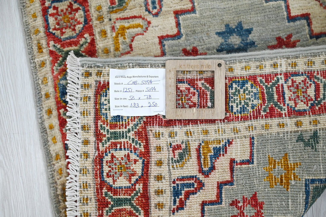 gray Mini rug 1' 10" x 2' 7"