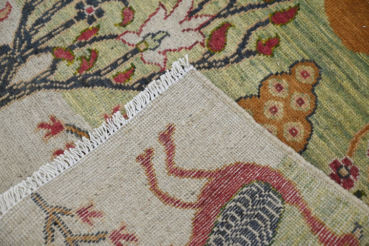green Accent rug 2' 7" x 3' 9"