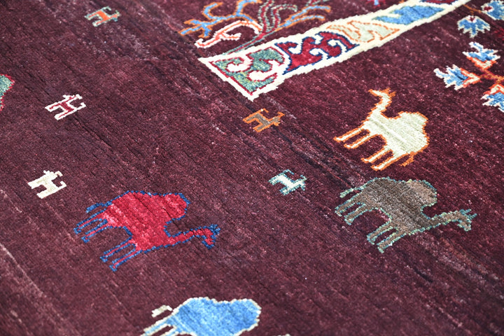 red Accent rug 3' 9" x 5' 10"