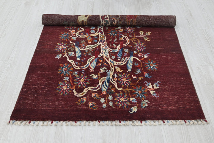 red Accent rug 3' 9" x 5' 10"