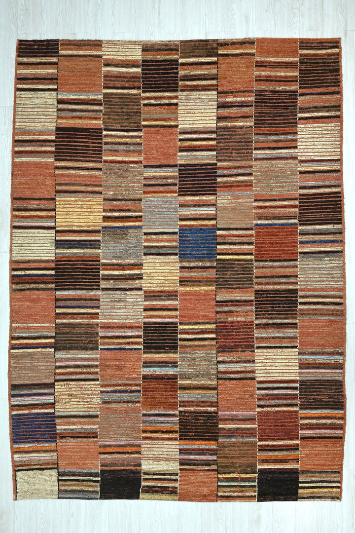 brown Large rug 7' 1" x 9' 4"