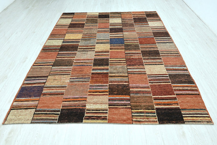 brown Large rug 7' 1" x 9' 4"