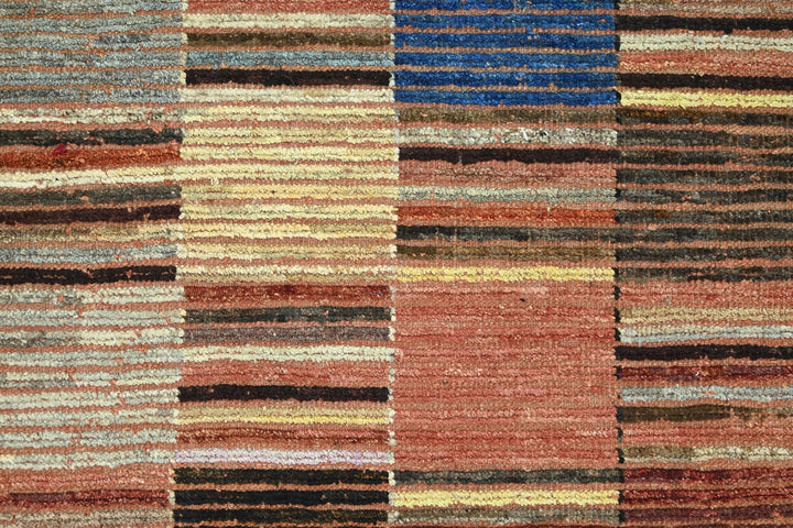 brown Large rug 7' 1" x 9' 4"