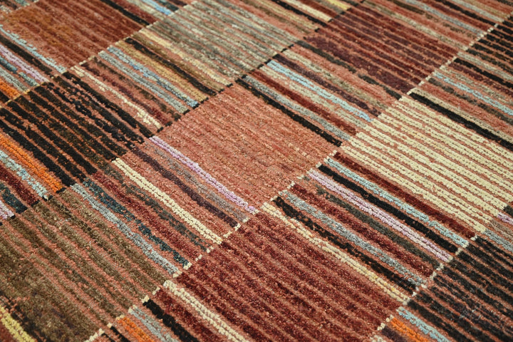 brown Large rug 7' 1" x 9' 4"