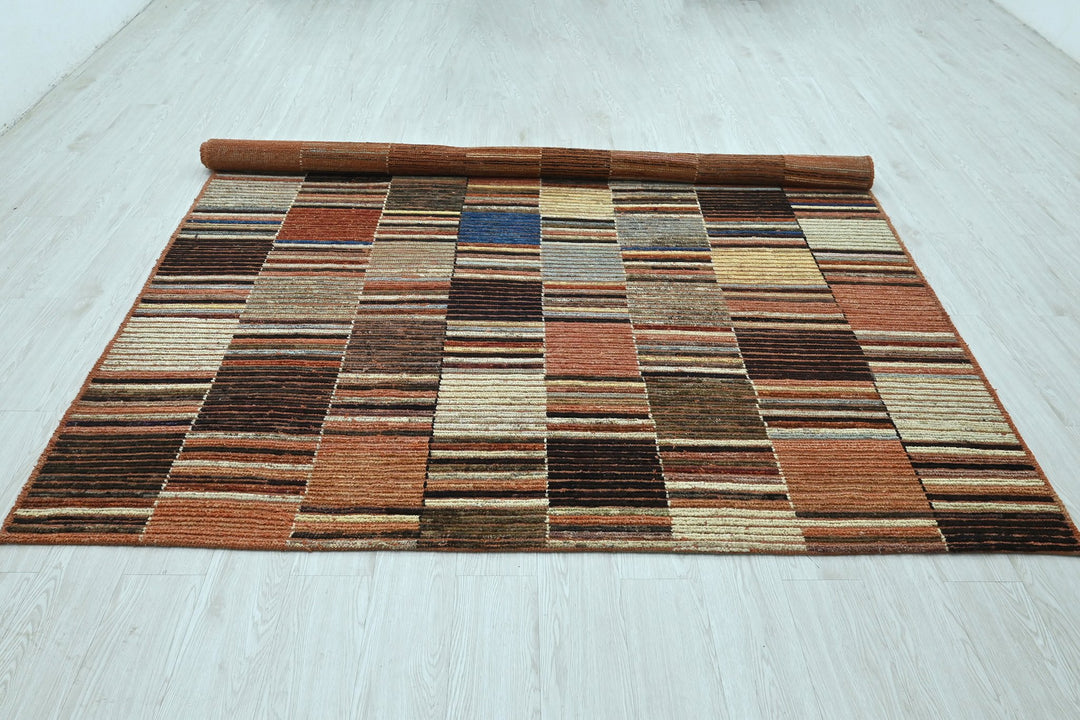 brown Large rug 7' 1" x 9' 4"